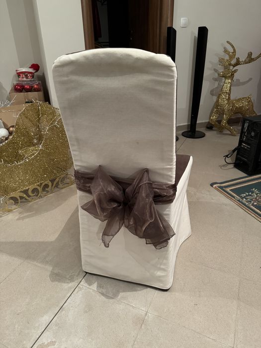 Маса със столове