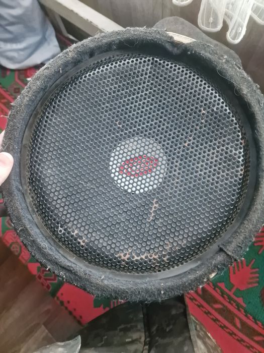 Продам сабвуфер срочно