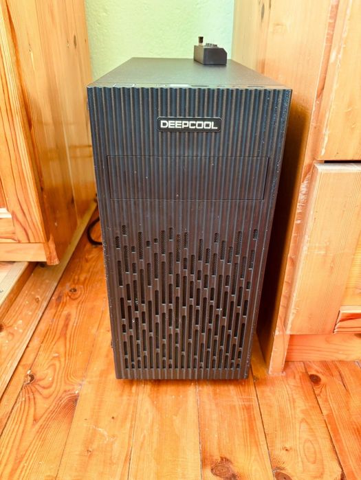 Геймърски компютър в перфектно състояние