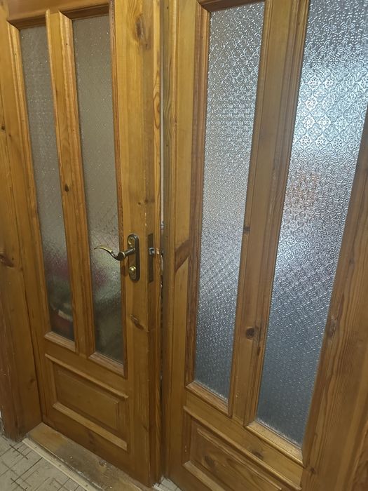 Продам  недорого дверь межкомнатную