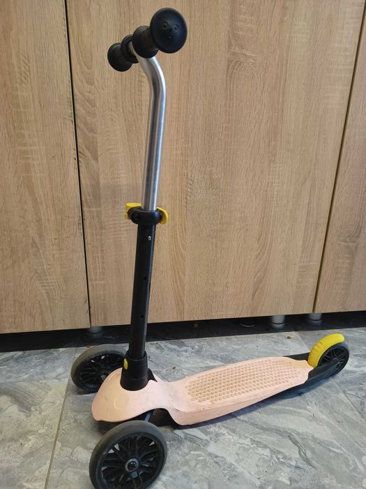 Vând trotineta 3 roti