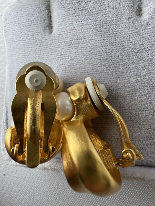 Cercei Givenchy-Paris-New York