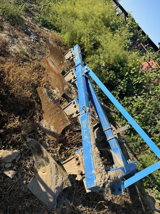 Плуг 4 корпуса, плн-4