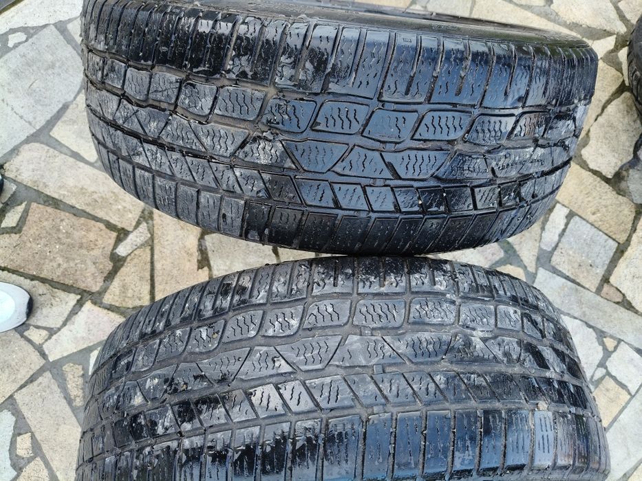 Set 4 anvelope iarna Continental 225/45/19 XL cu protectie janta
2 x C