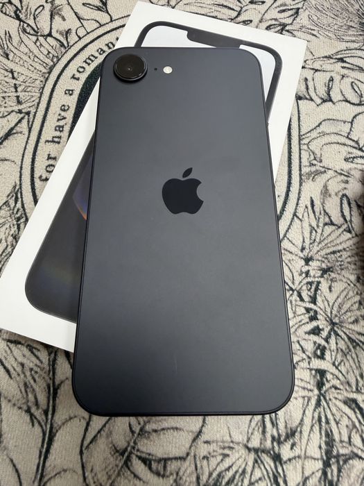 iPhone 16e 128gb - на 4 дена, гаранция