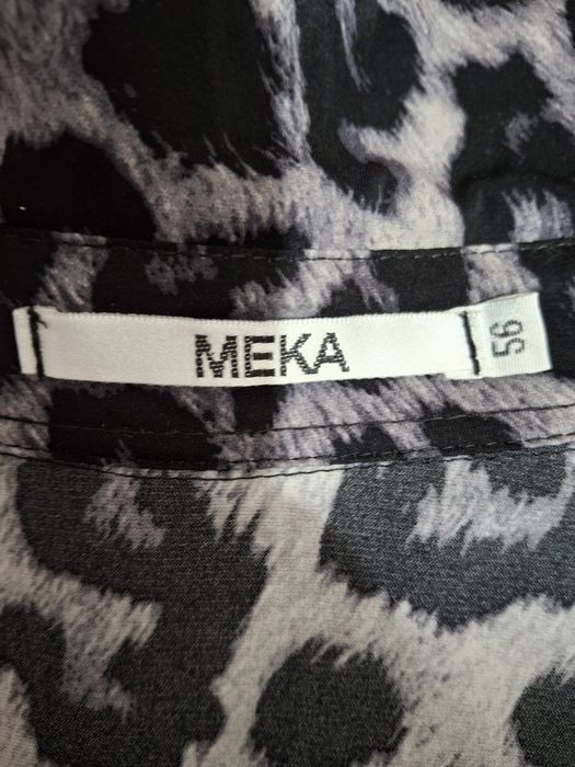 Продам платье и две блузки.тдевала пару раз