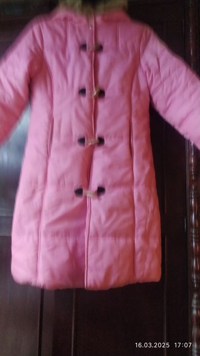 Продам 2 пальто и куртку весеннюю