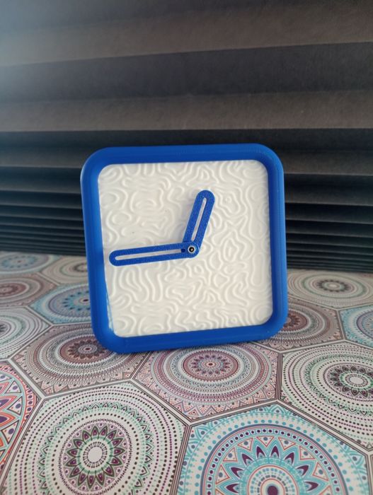 Ceas de birou minimalist