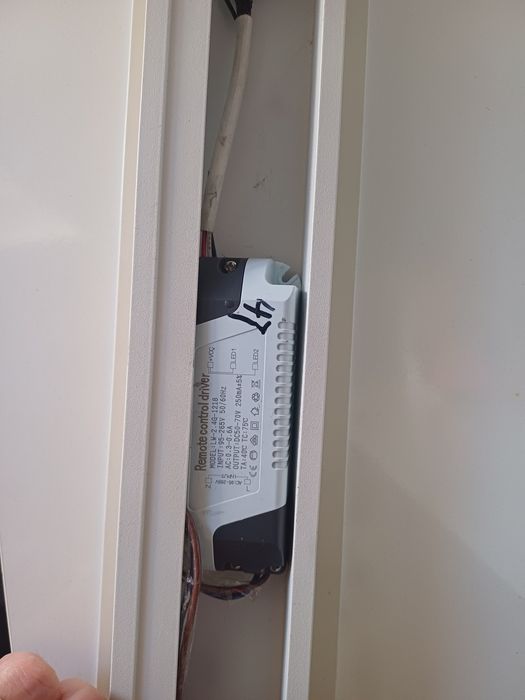 Lampă cu telecomandă nefuncțională