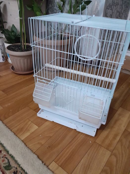 Продам клетку для попугая