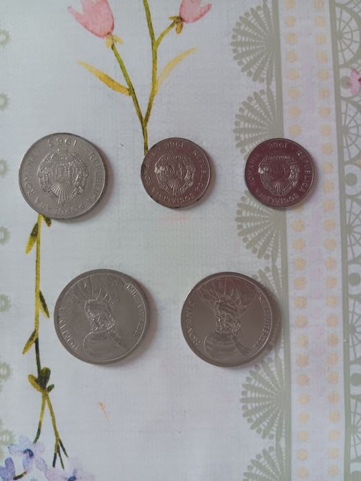 100 lei (1994, 1995), 25 bani (1966), 3 lei (1963)