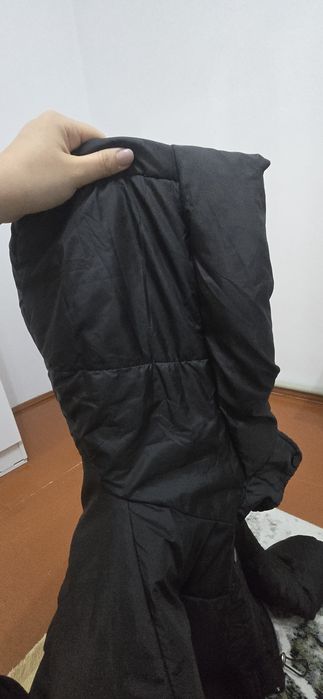 Куртка сатылады.