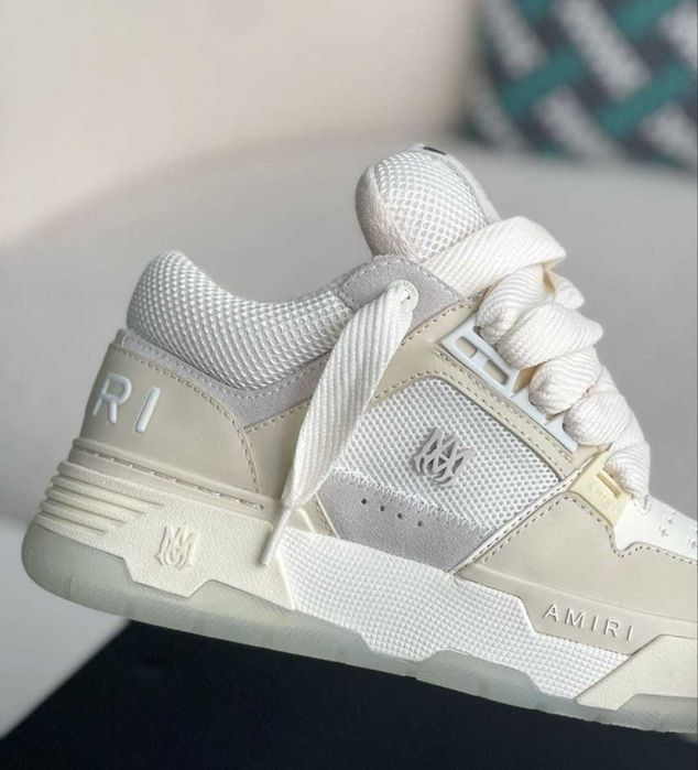 AMIRI ALBI ( verificare colet )