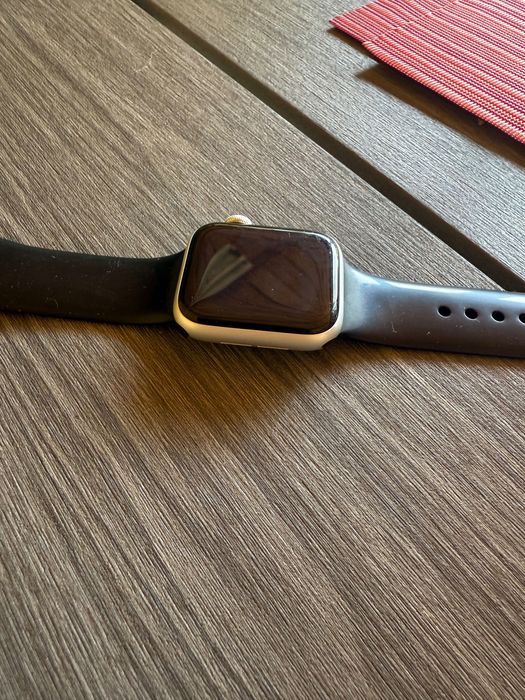 Часовник apple watch SE 2 nd Gen сив