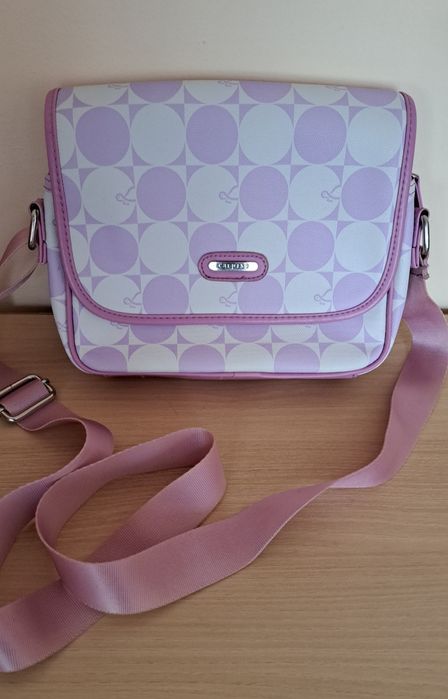 Нова дамска чанта Carpisa