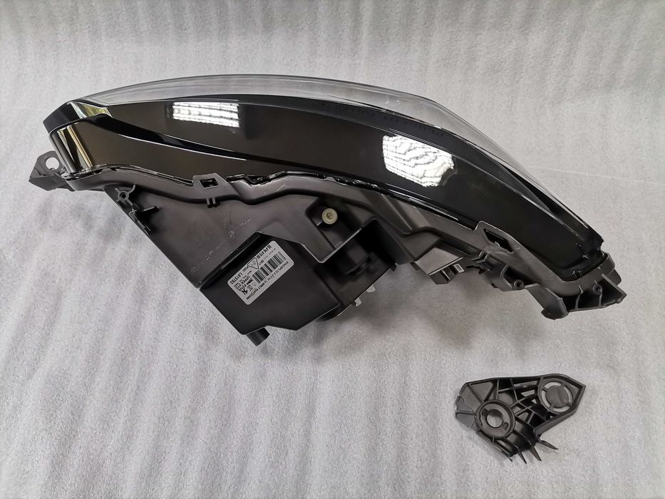 Нов Оригинал Десен Фар Full LED Peugeot 208 2008