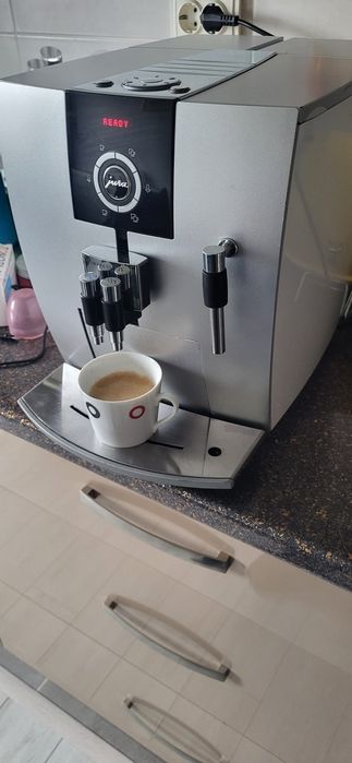 Espressor Premium Jura Impressa J5 – Cafea ca la cafenea, acasă