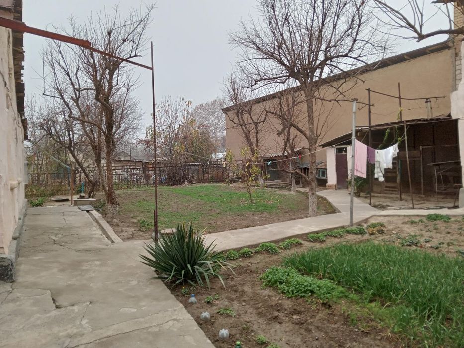 Xovli sotiladi 7sotix chirchiq oktyabr bozorda