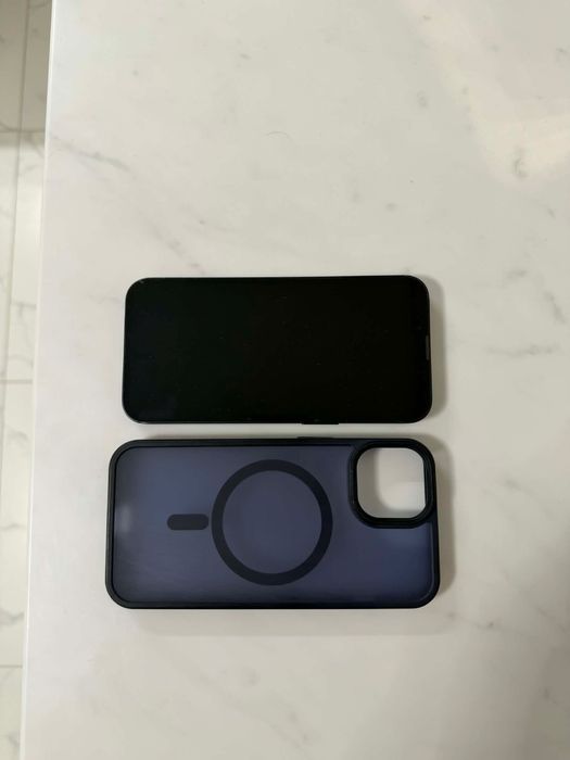 Vand iphone 13 albastru in stare foarte buna