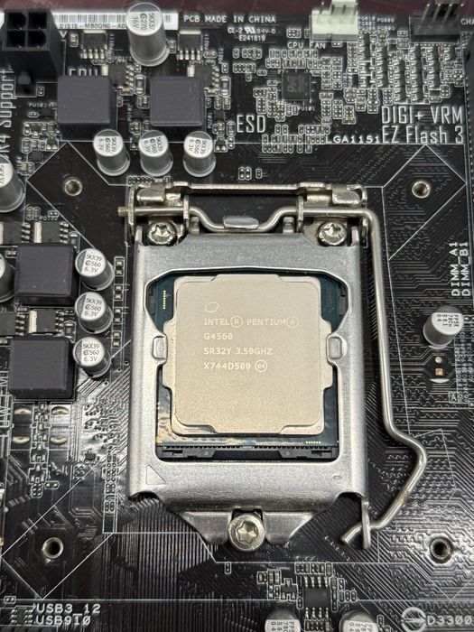 Продам материнскую плату с процом