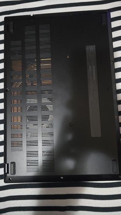 Laptop Gaming Acer Nitro V 15 - Ryzen 5 7535HS - RTX 3050 6GB - Stare