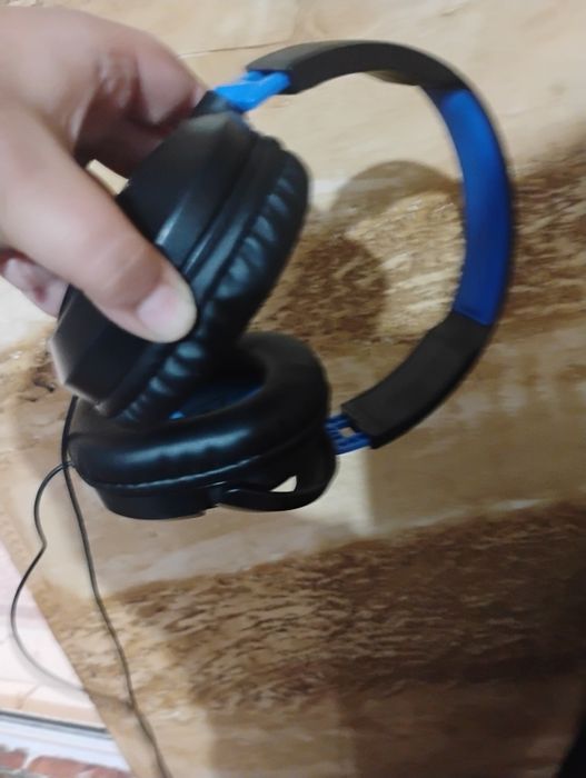 Чисто нови слушалки кабел е един метър с микрофон