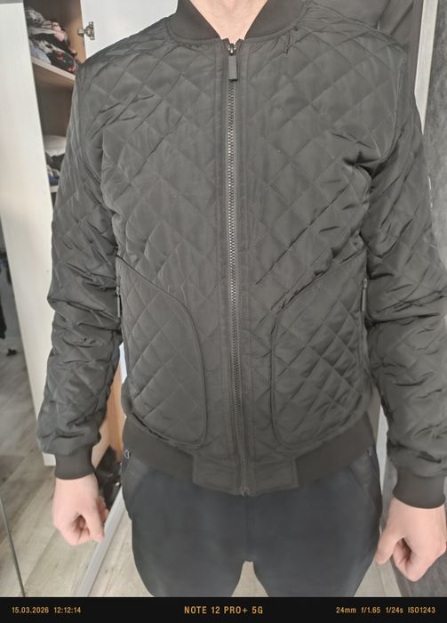 Мужской бомбер весна