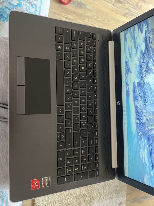 Vand Laptop HP   Predare Personala