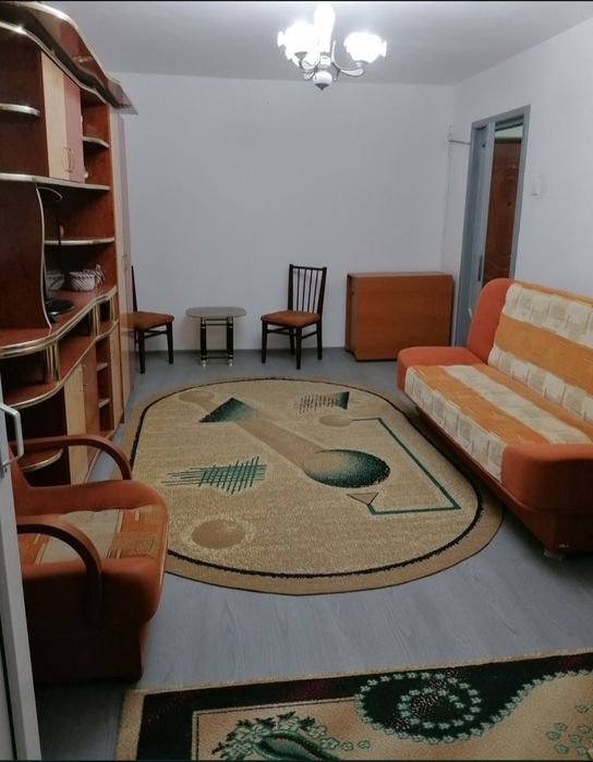 Inchiriez apartament