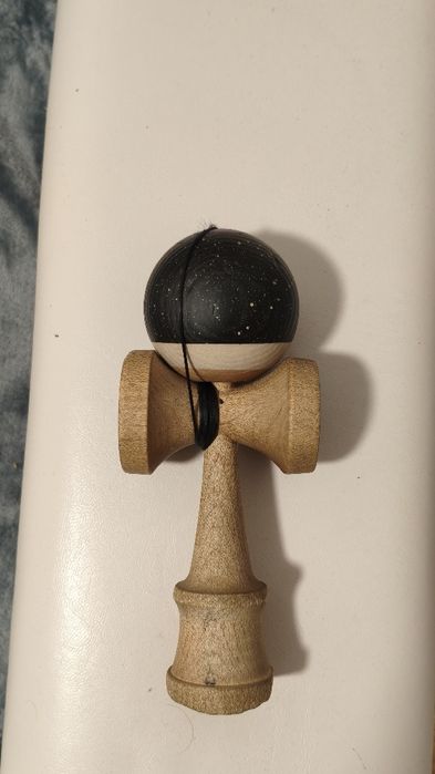 Vând kendama Revo clear