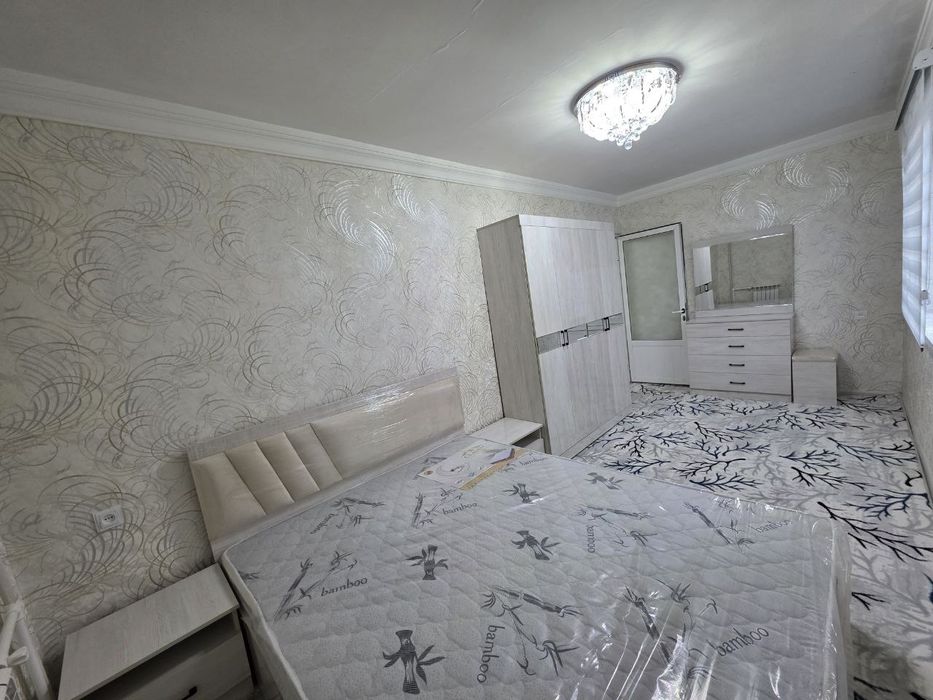 Продаётся люкс 2-комнатная квартира на 3-этаже. 1-остановка Микрорайон