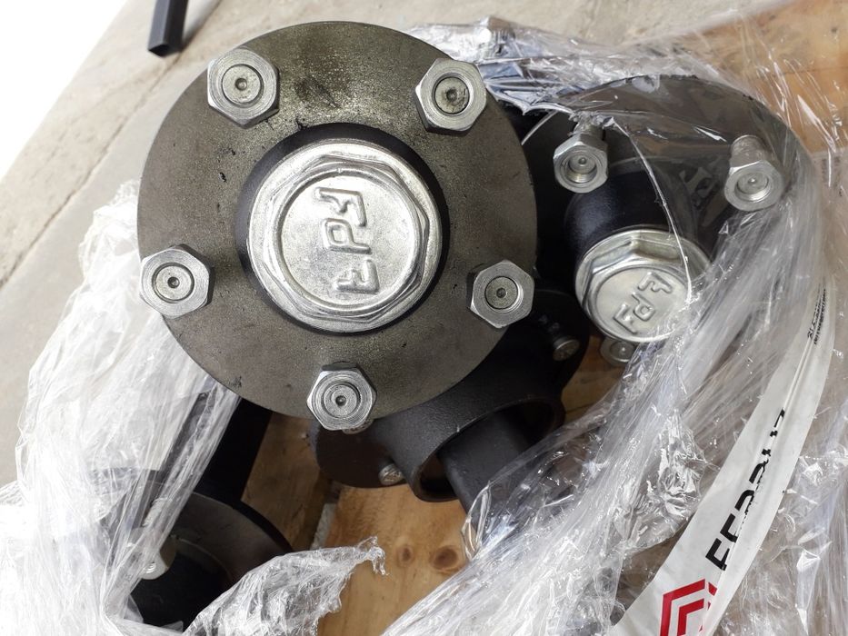 Butuci roti remorci. Motopompe. Utilaje