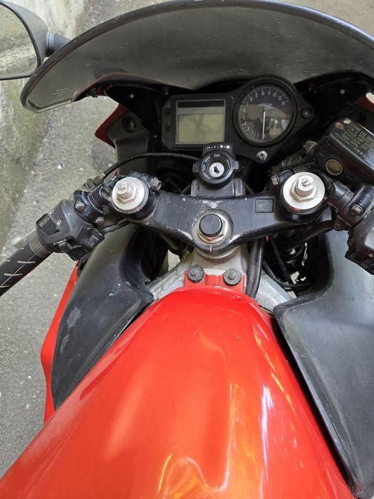 Vand Honda CBR 600 F4i 2001