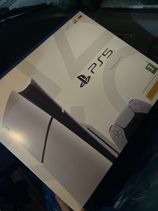 Новая PlayStation5 slim