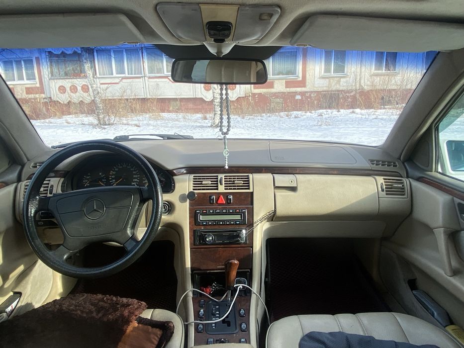 Mercedes-Benz E 230, 1998 года