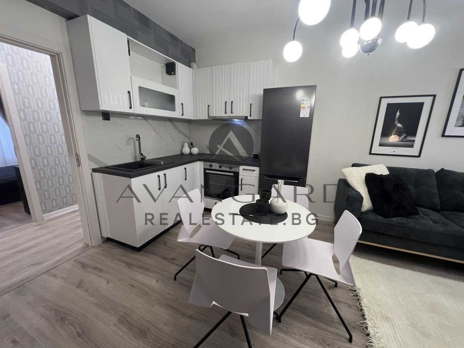 Продава се Тристаен апартамент в Пловдив, Кършияка - 64 кв.м за 2008 €/кв.м - Снимка #3