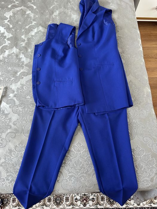 Продаю новые платье и костюм