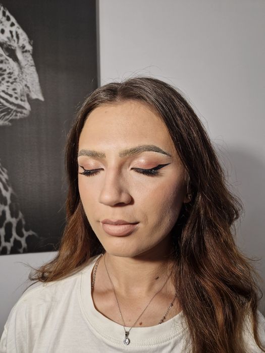 Servicii Make-Up – La mine sau la tine acasă!