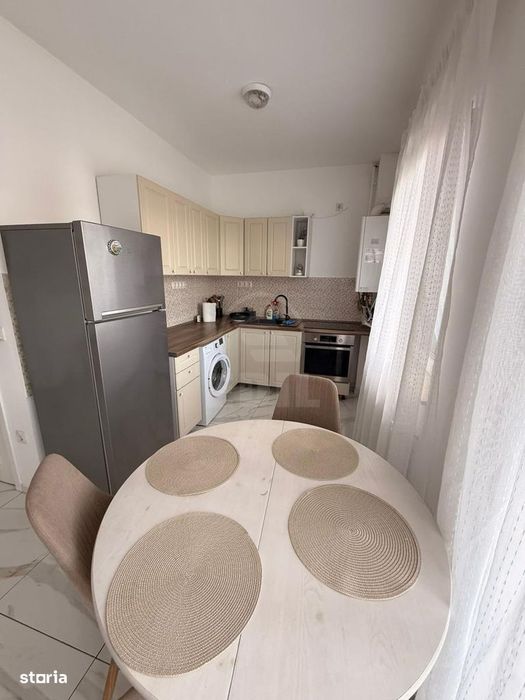 Apartament 2 camere semidecomandat zona Eroilor