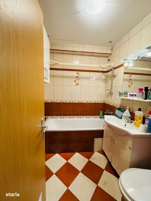 Apartament cu 3 camere pe str. Aluminei langa Liceul Ortodox