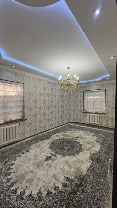 6-mkr 1 xonali 40 m2 sotiladi