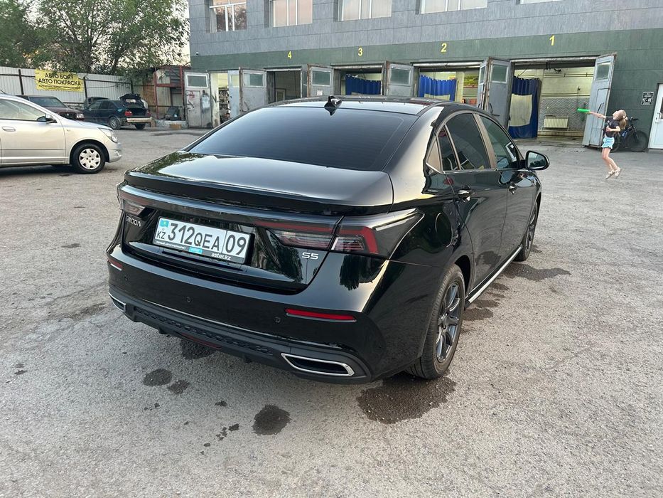 Обменяю автомобиль на квартиру