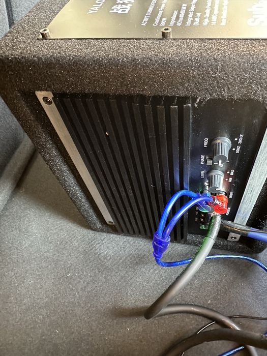 Сабвуфер со встроенным усилителем