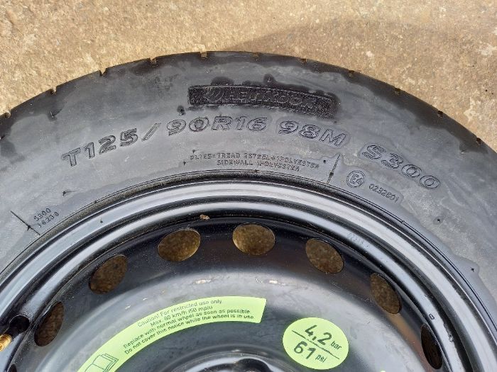 MERCEDES- AUDI - FIAT- Резервни гуми / Патерици 15 / 16 "