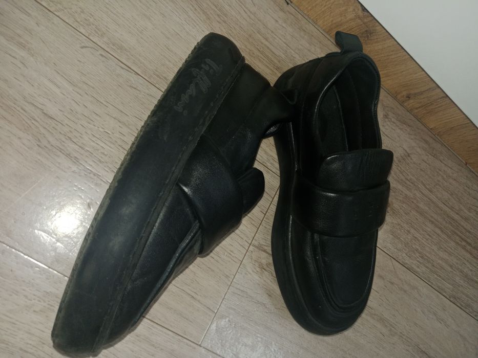 Продам кожаные лоферы Tiflani