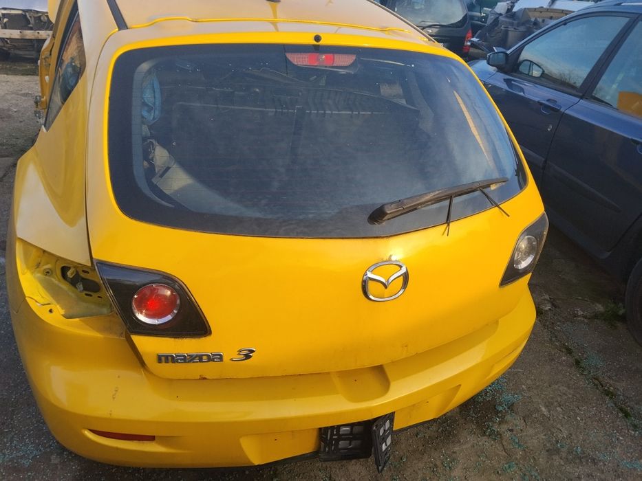 Háion galben Mazda 3