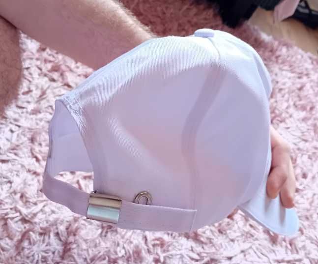 Чисто нова шапка Philipp Plein