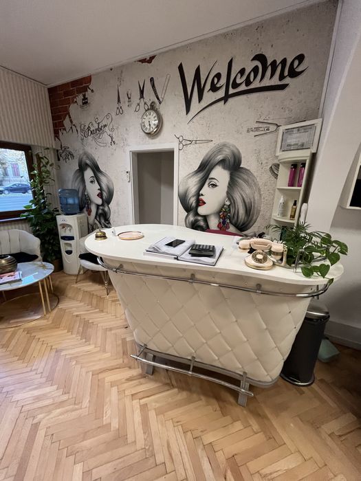 Vand apartament Victoriei  stradal pretabil afacere