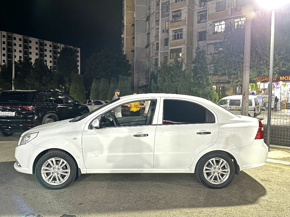 Chevralet nexia 3
