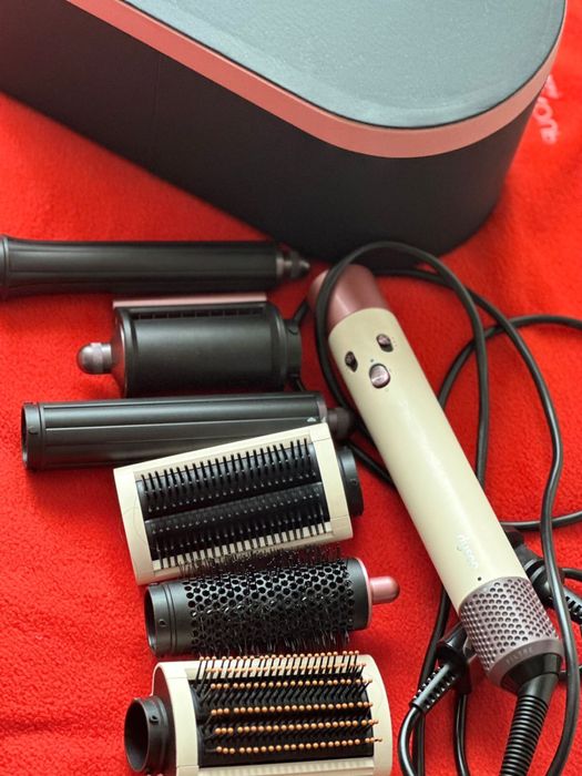 Продам дайсон новый